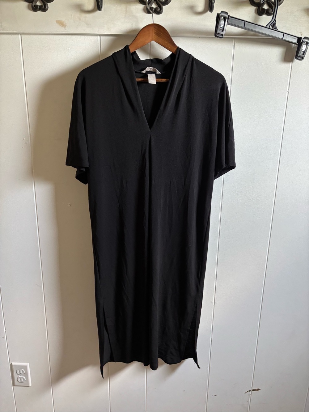 H&M Black V-Neck Shift Dress